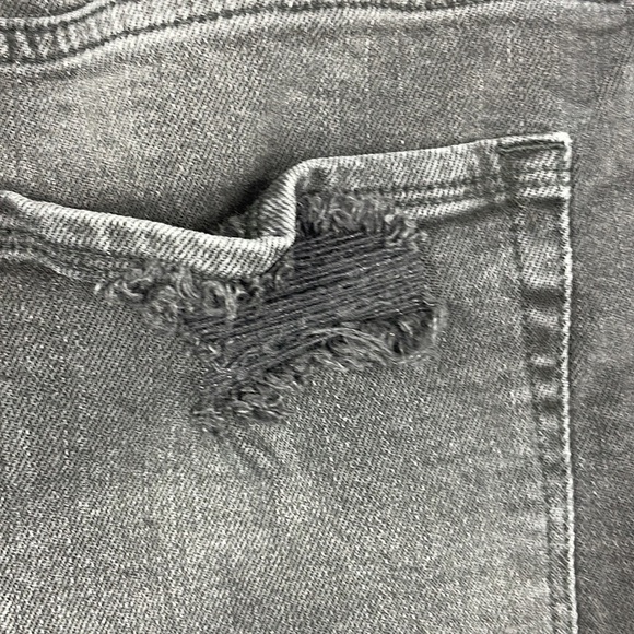 NEW Good American Black Denim Bombshell Cut Off Distressed Waist Shorts Sz 14 - Picture 8 of 17